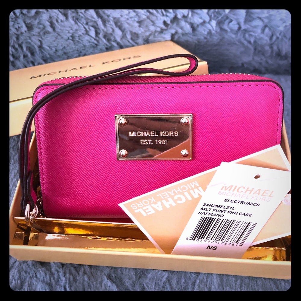 Michael Kors Saffiano Wristlet Multi Function Case
